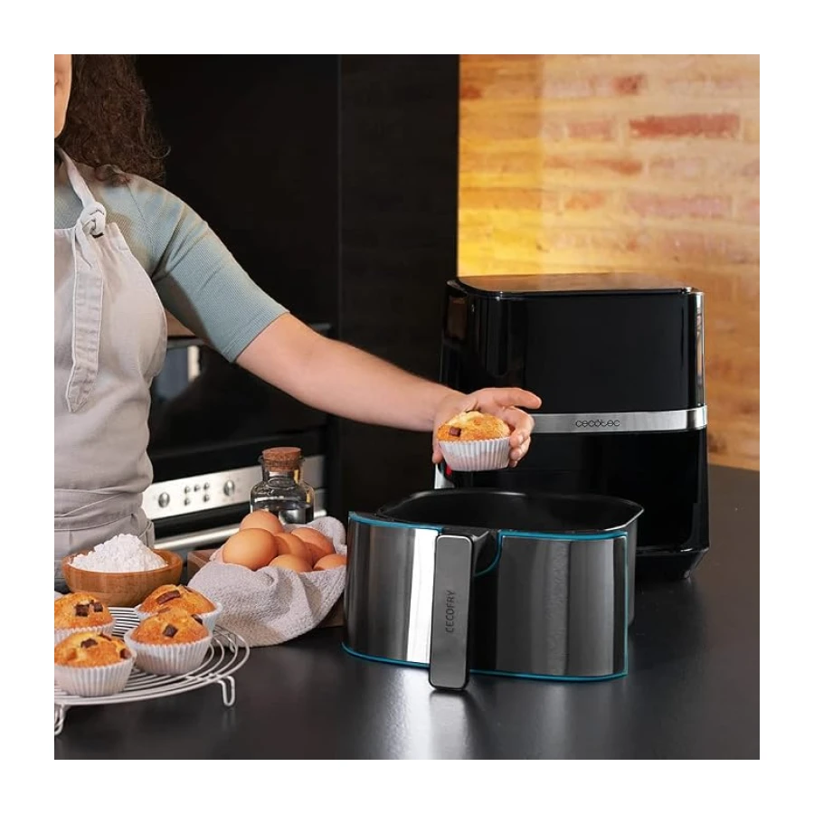 Cecotec Freidora sin Aceite de 5,5 L de Aire Caliente Cecofry Full InoxBlack 5500 Pro. 1700 W, Dietética y Digital, Panel Táctil, Acabados en Acero Inox, Tecnología PerfectCook, Termostato, 8 Modos | 1700 W, Dietética y Digital, Panel Táctil, Acabados en 