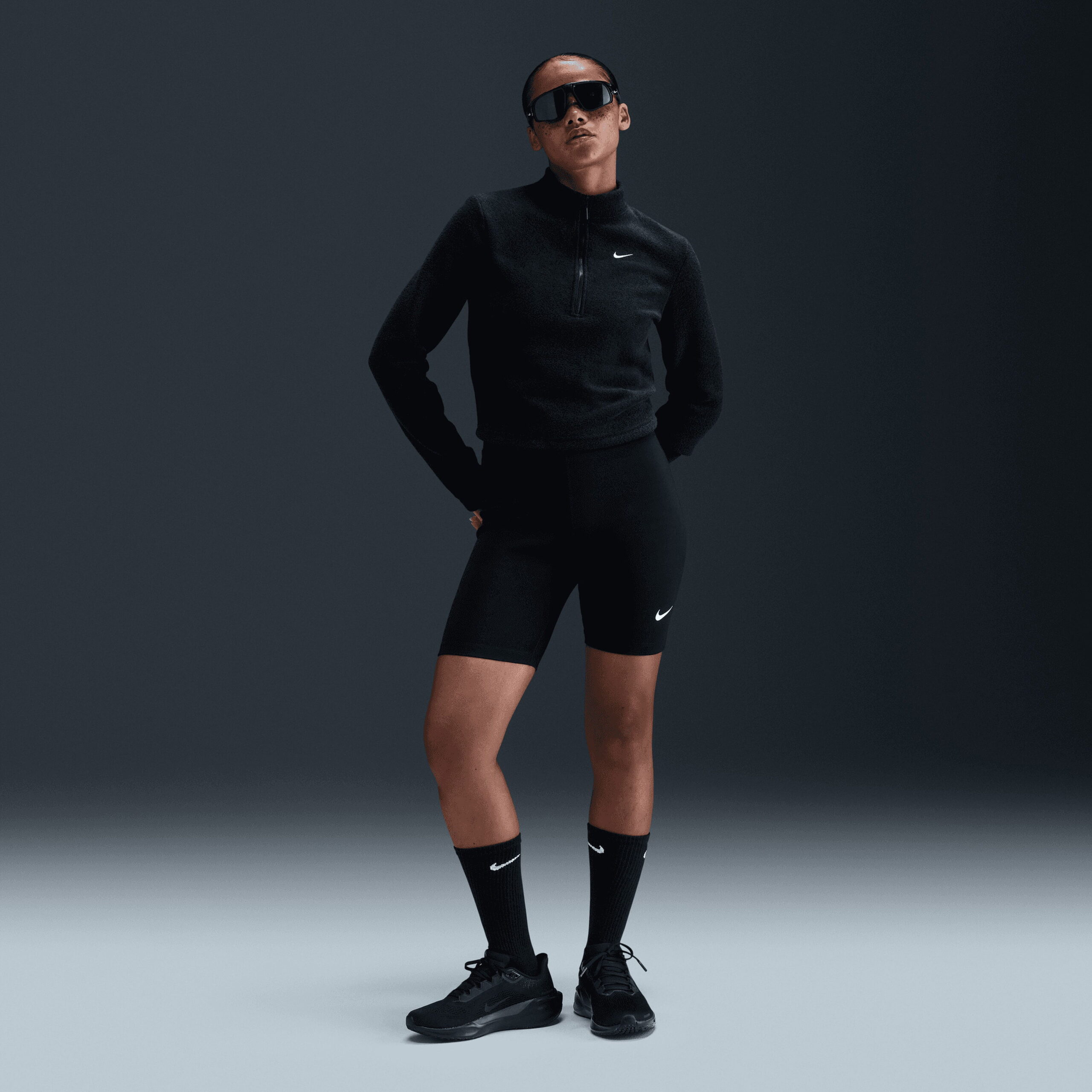 Nike - سویشرت مشکی زنانه نایک مدل Phoenix Plush