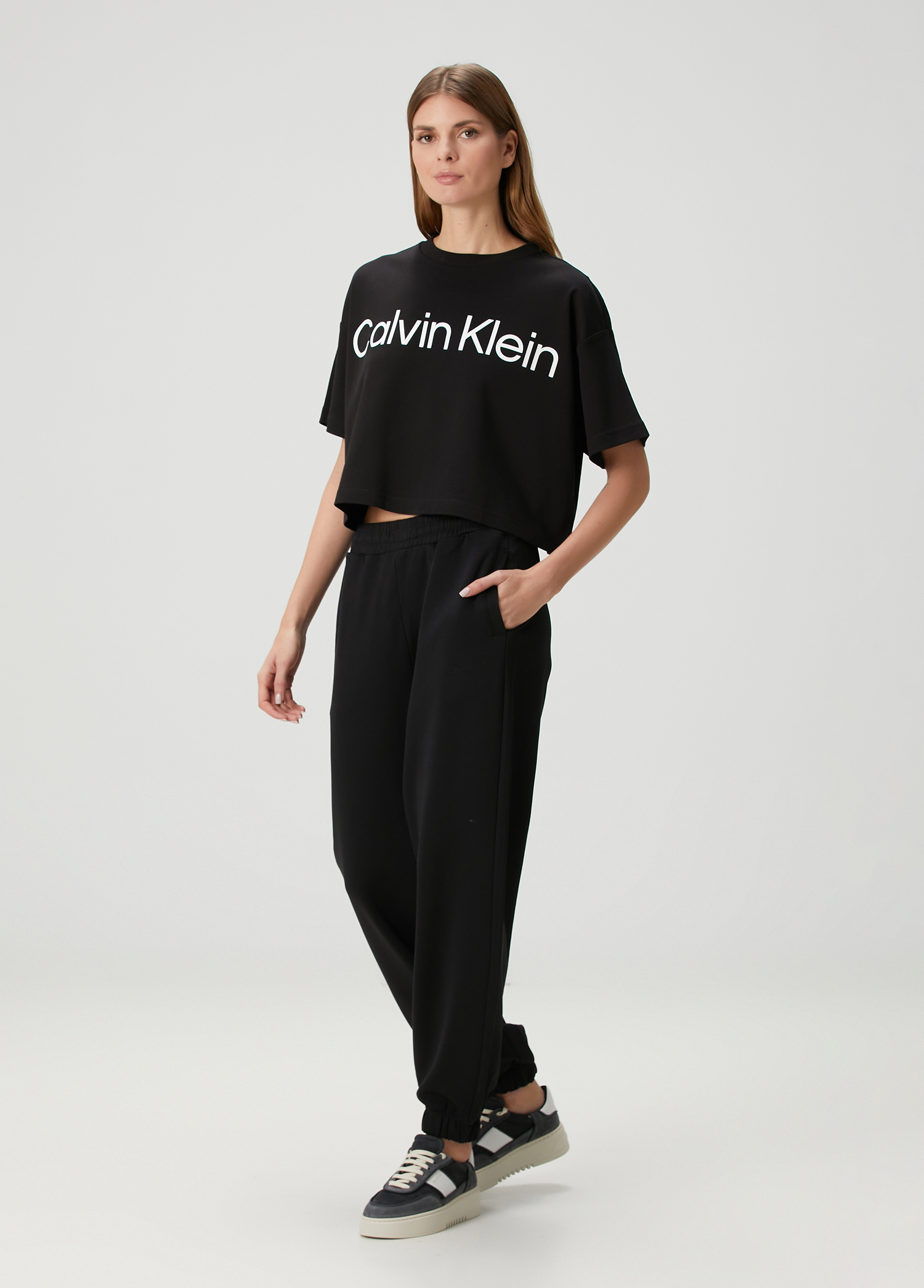Calvin Klein - تیشرت طرح لوگوی مشکی Boxy Fit کلوین کلین - تصویر 2